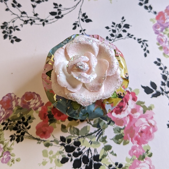 🆕 Organic Cupcake Lip Balm - Picture 4 of 5